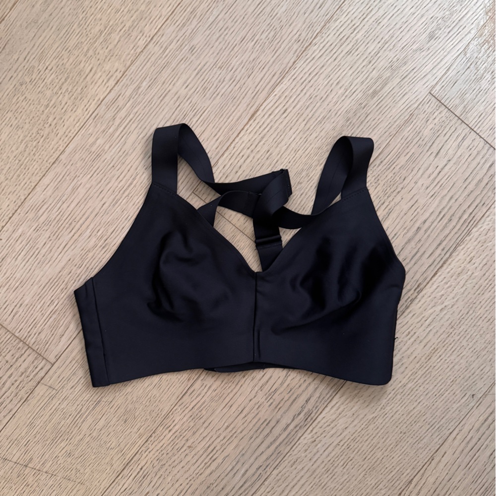 Alo Yoga Matching Set; small top & XS bottom - leggings 7/8 (airlift fabric)